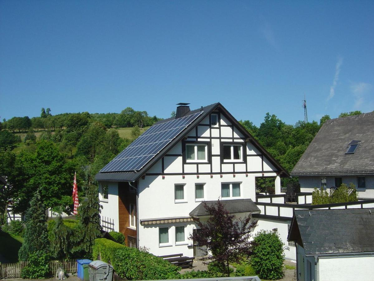 Apartment In Assinghausen With A Sun Terrace Exteriör bild
