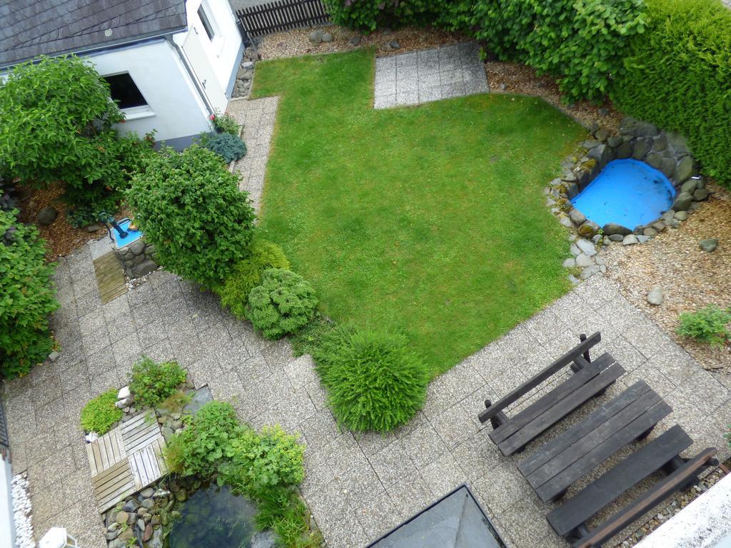 Apartment In Assinghausen With A Sun Terrace Exteriör bild
